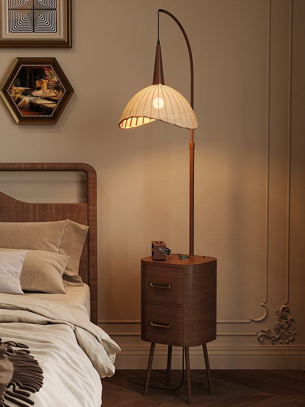 Retro floor lamp high-end bedroom solid wood drawer rack antique style mobile phone wireless charging bedroom bedside table lamp